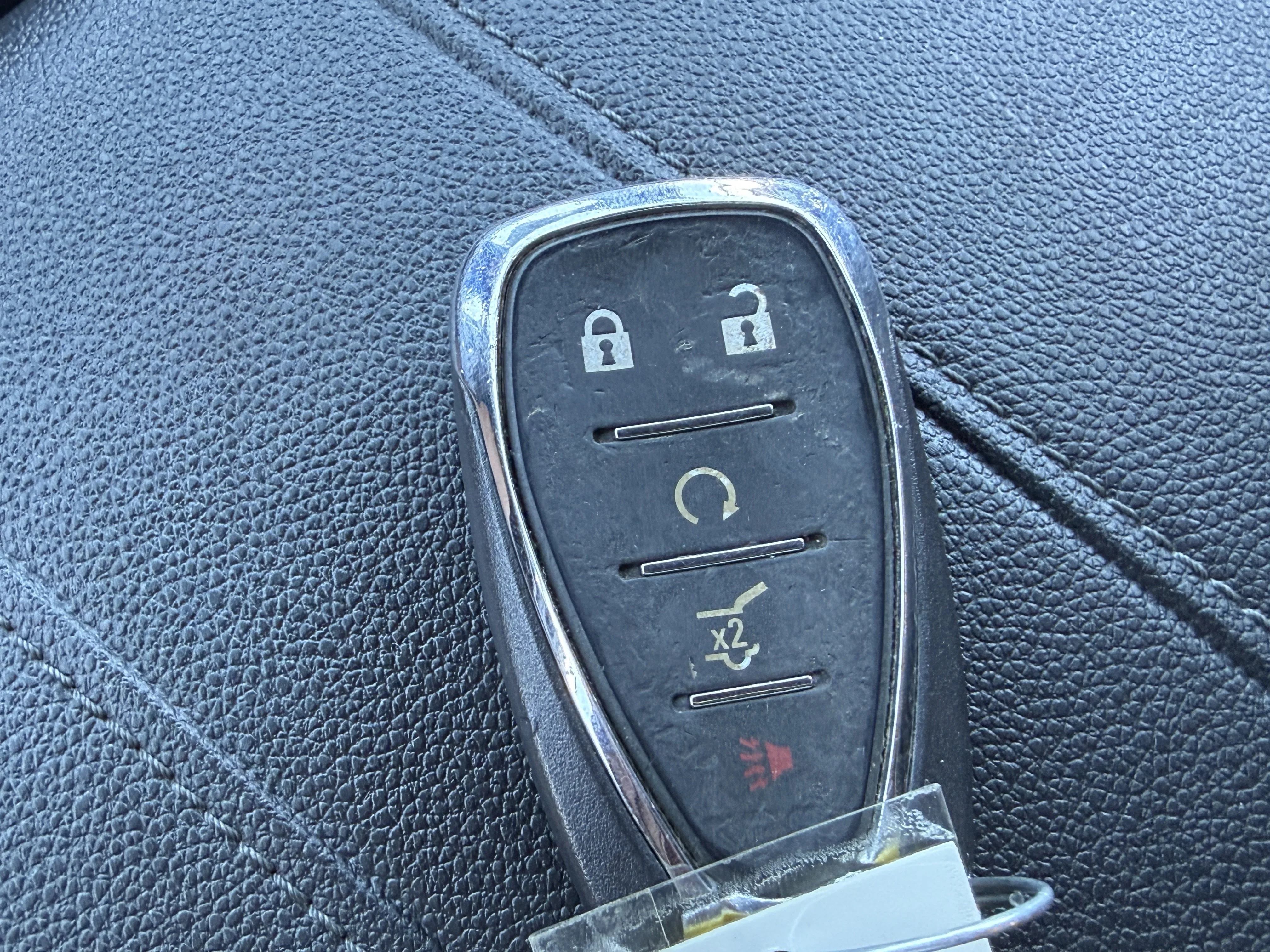Used 2023 Summit White Chevrolet LT Cloth image 36