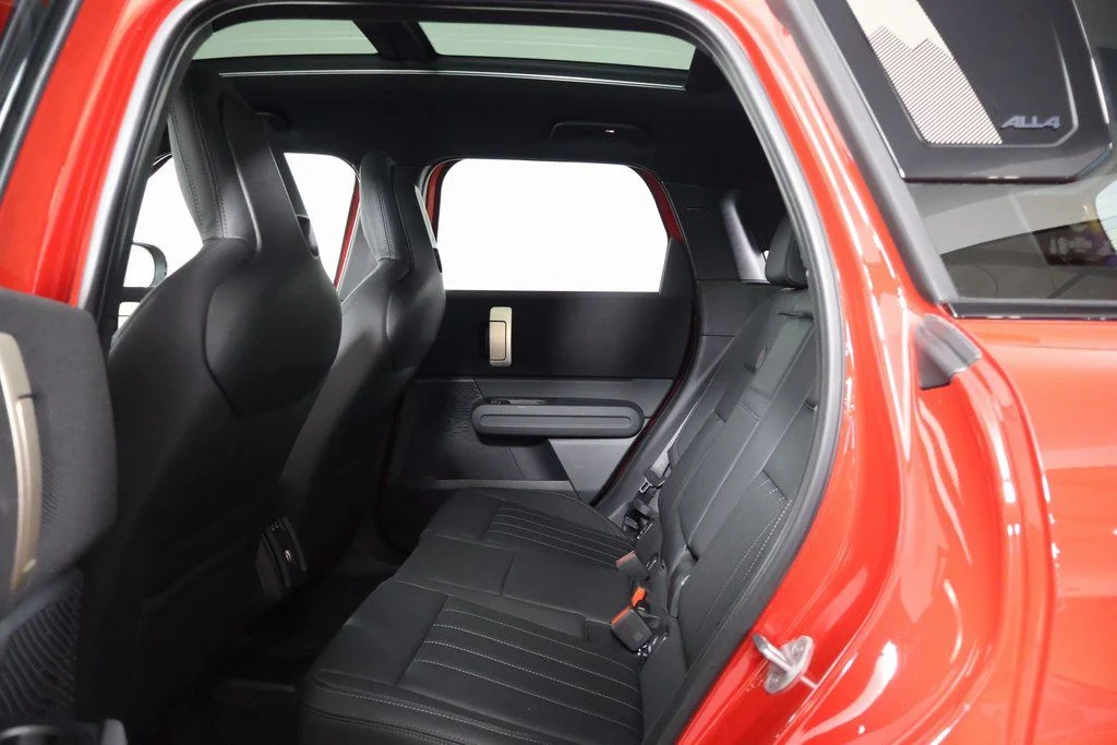 New 2027 Chili Red MINI Signature Plus image 6