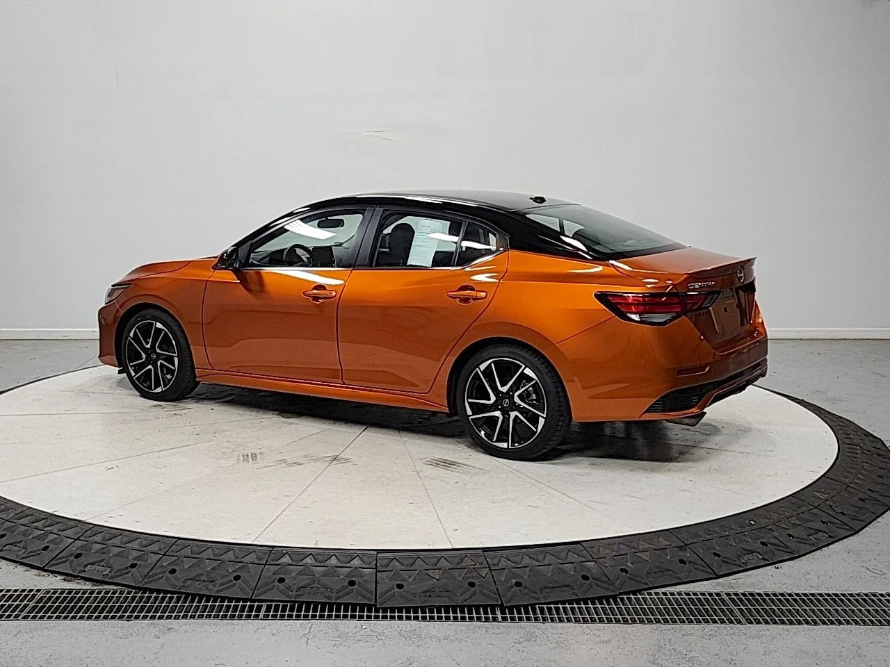 Used 2025 Orange Nissan SR image 6