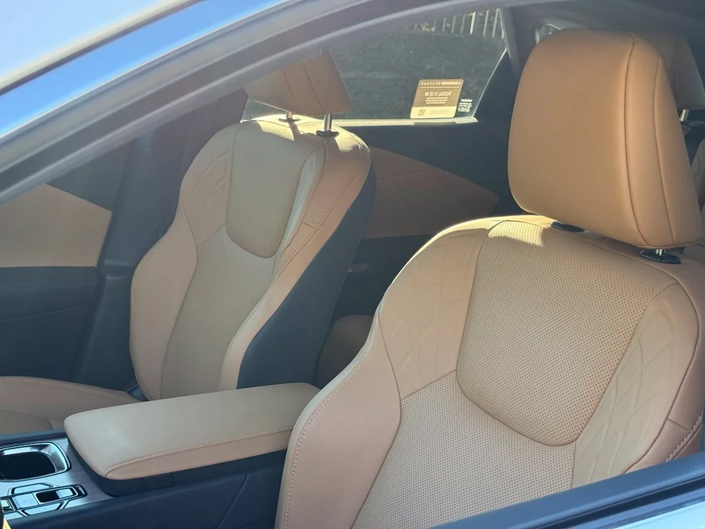 Used 2025 White Lexus 350 Premium image 18