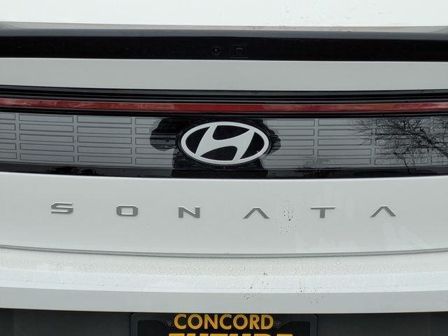 New 2026 White Hyundai SE image 24