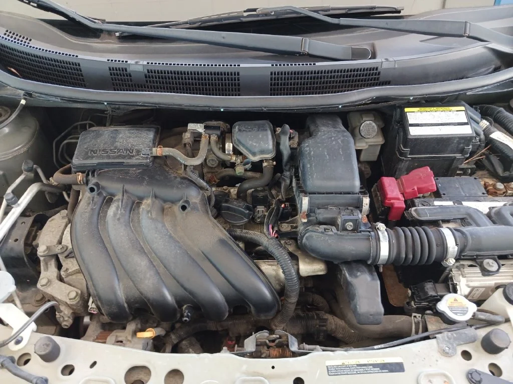 Used 2015 Silver Nissan 1.6 SV image 14