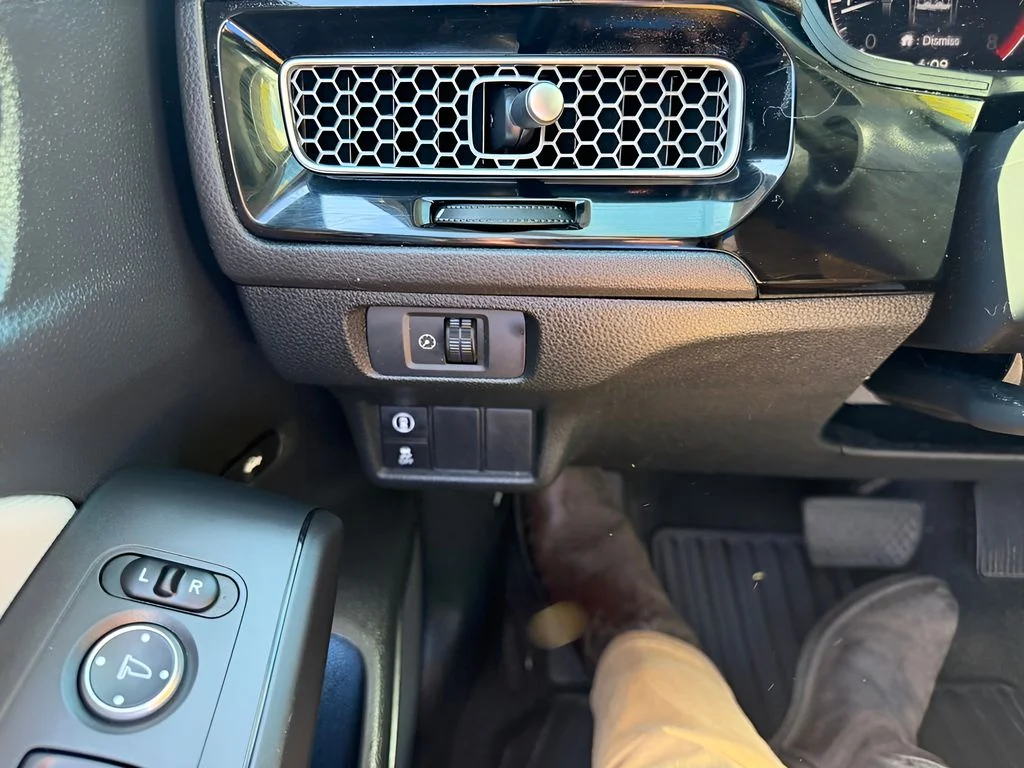 Used 2022  Honda EX image 16