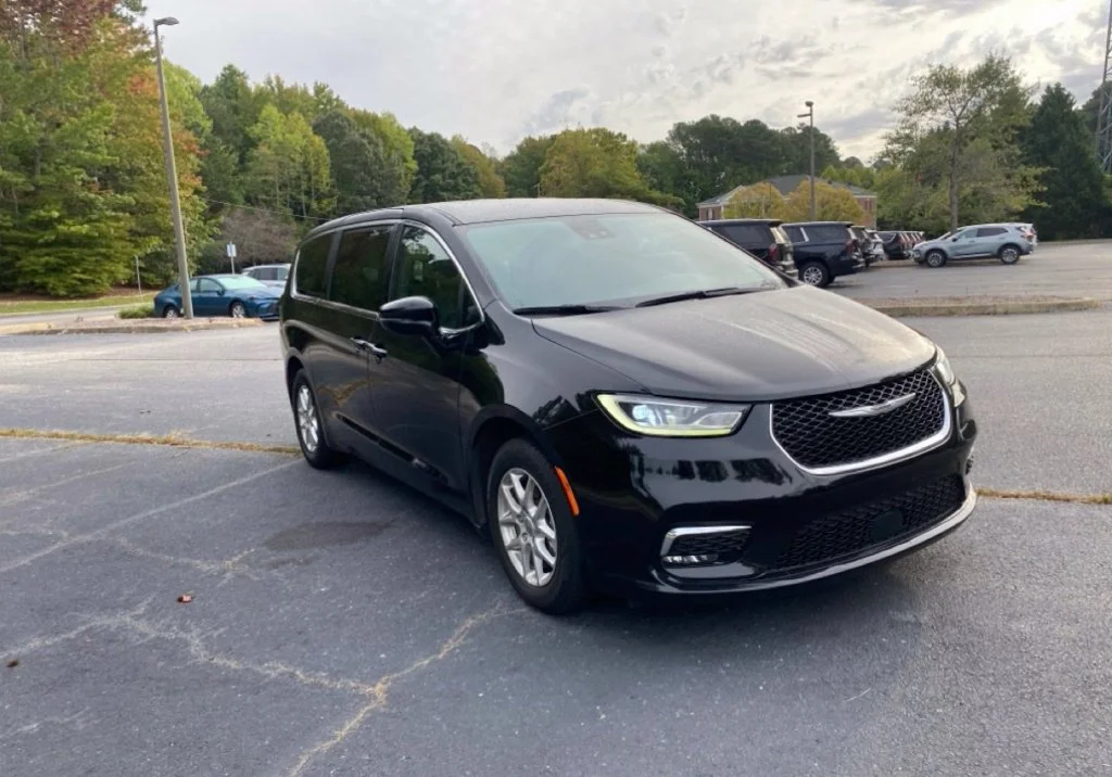 Used 2025 Black Chrysler Select image 2