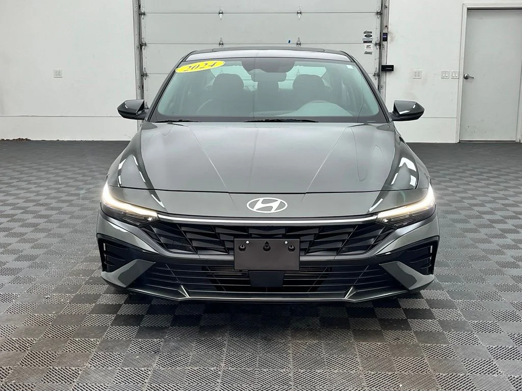 Used 2024 Gray Hyundai SEL image 14