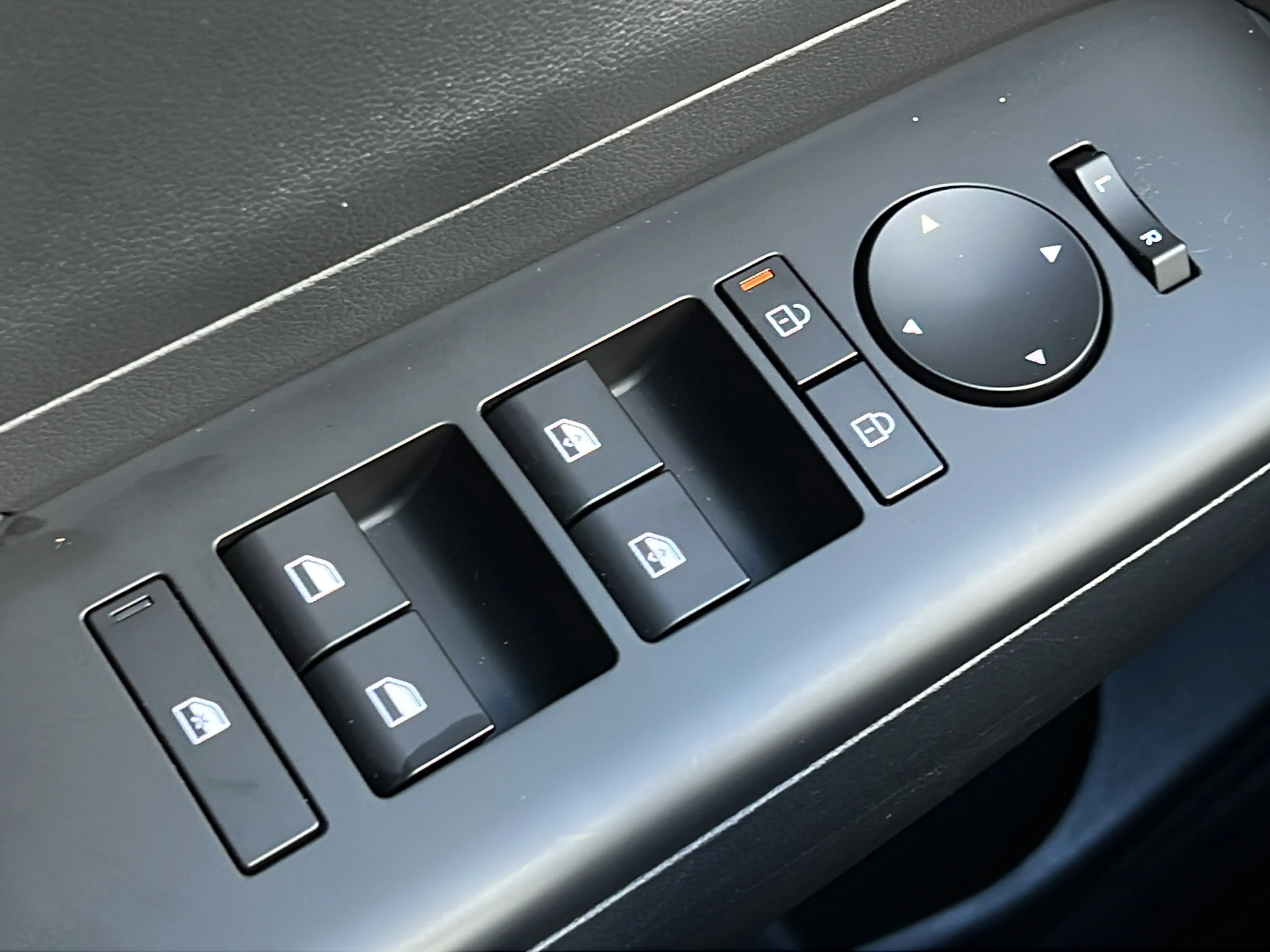 Used 2025 Abyss Black Pearl Hyundai SEL Convenience image 18