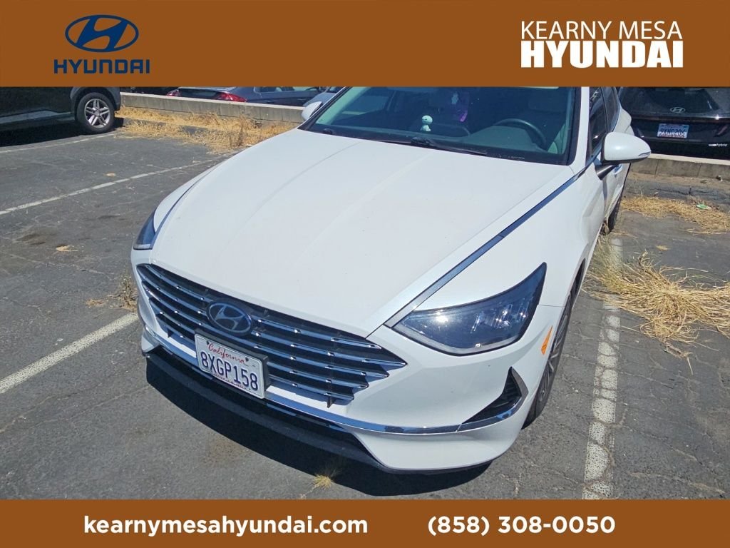 Used 2021 White Hyundai SEL image 1