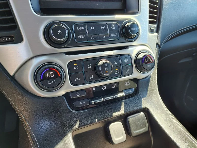 Used 2018 Black GMC SLE image 21