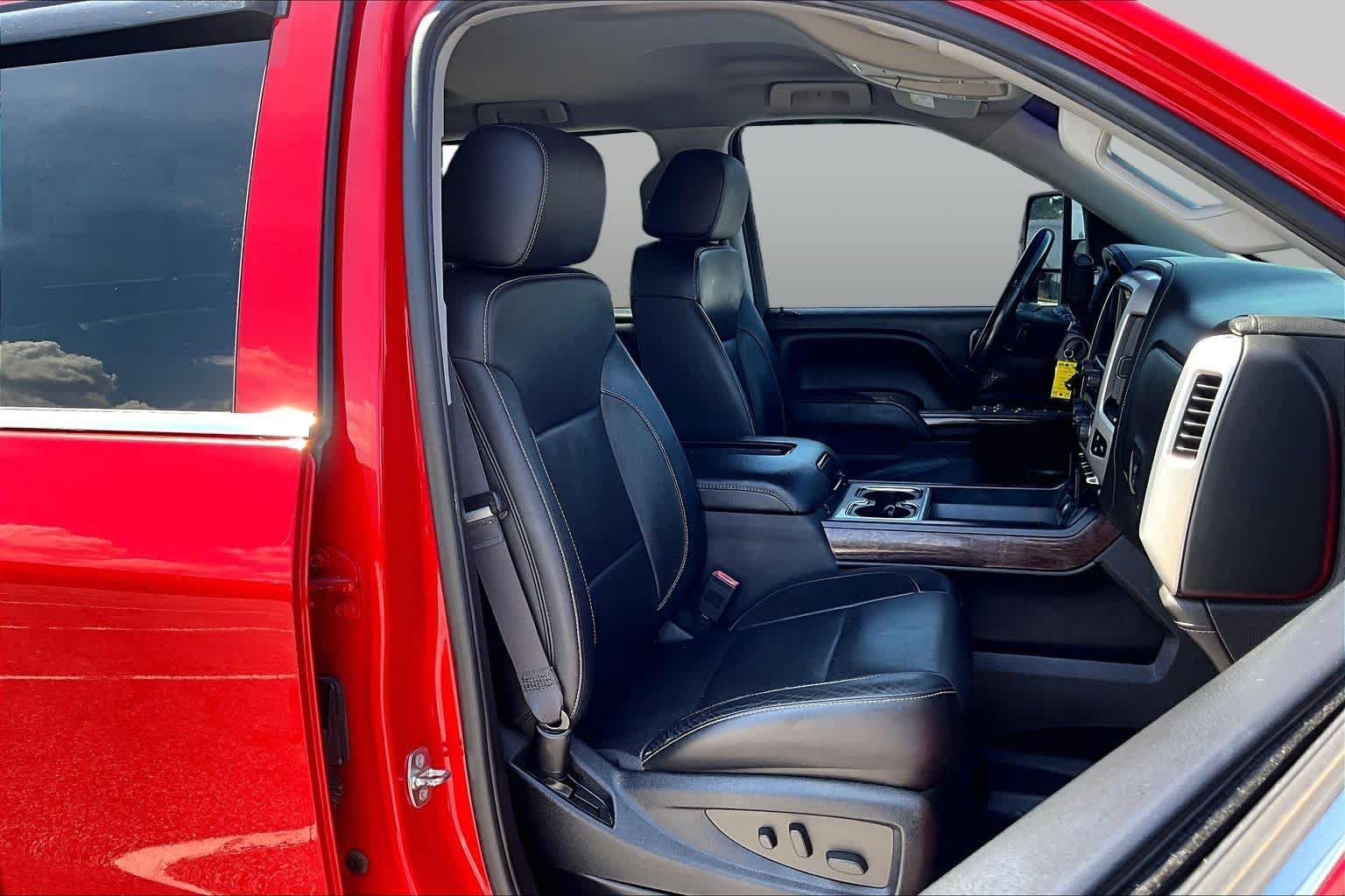 Used 2016 Cardinal Red GMC SLT image 9