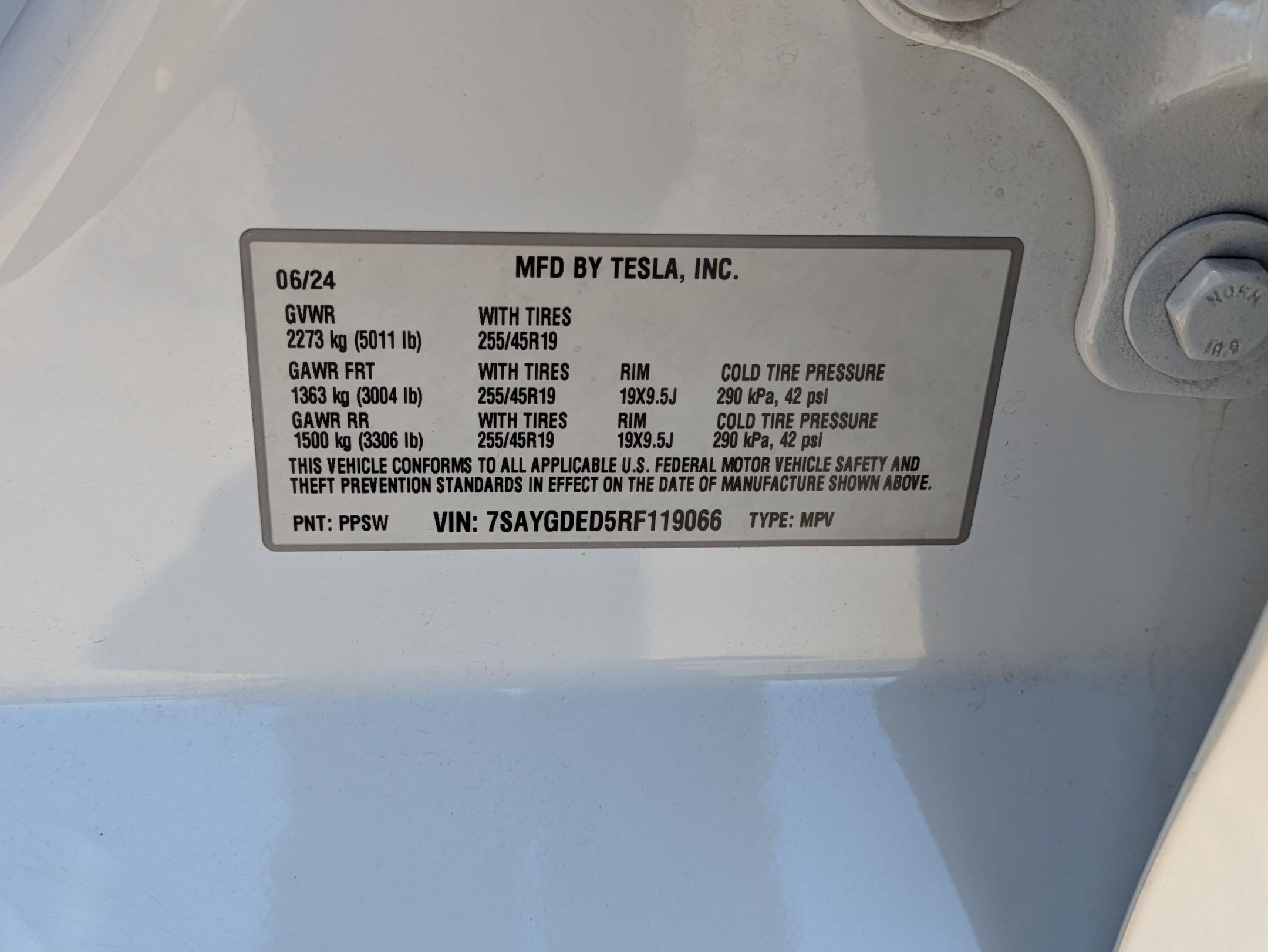 Used 2024 White Tesla Long Range Single Motor Rear-Wheel Drive image 27