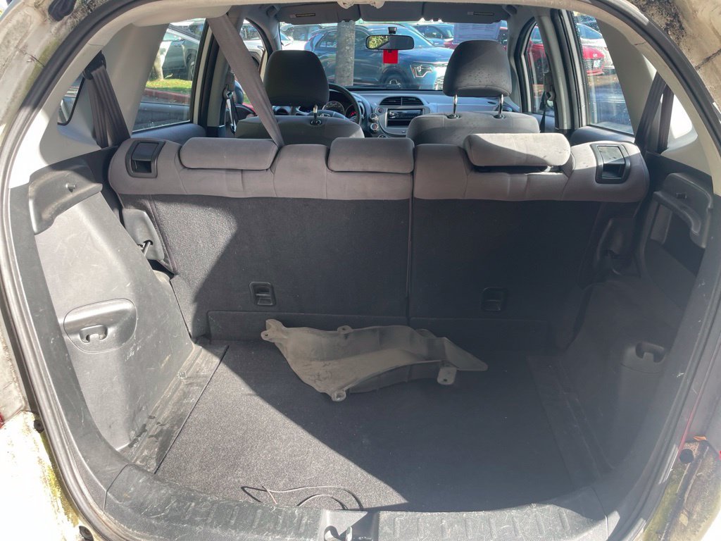 Used 2010 White Honda Base image 17