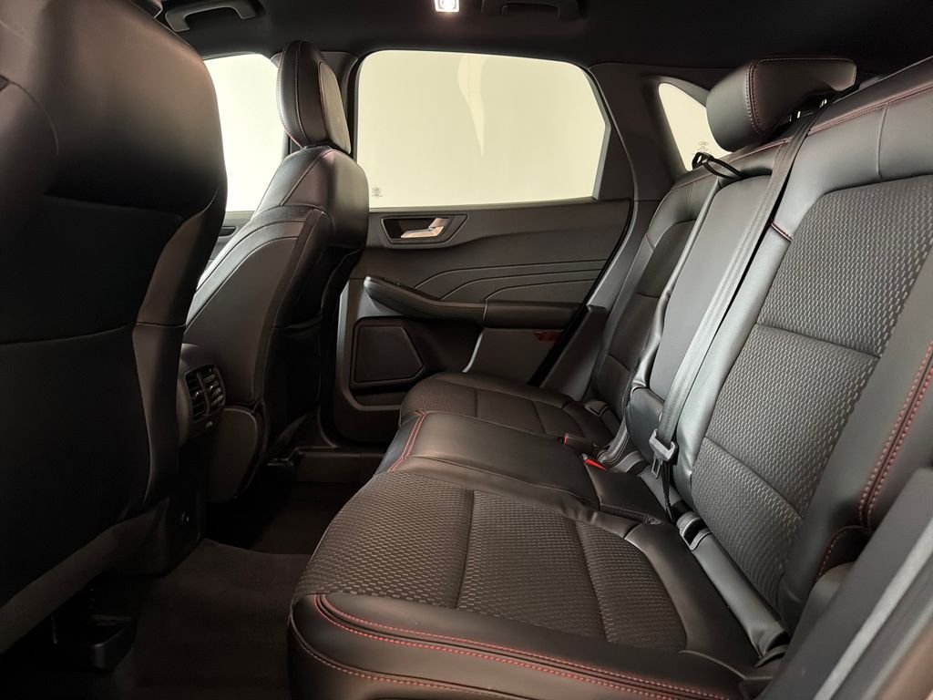 Used 2023 Gray Ford ST-Line image 28