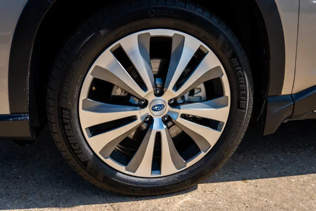 Used 2020 Tungsten Metallic Subaru Limited image 14