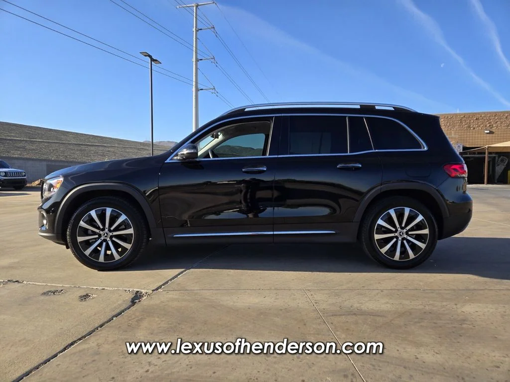 Used 2022 Black Mercedes-Benz GLB 250 image 2