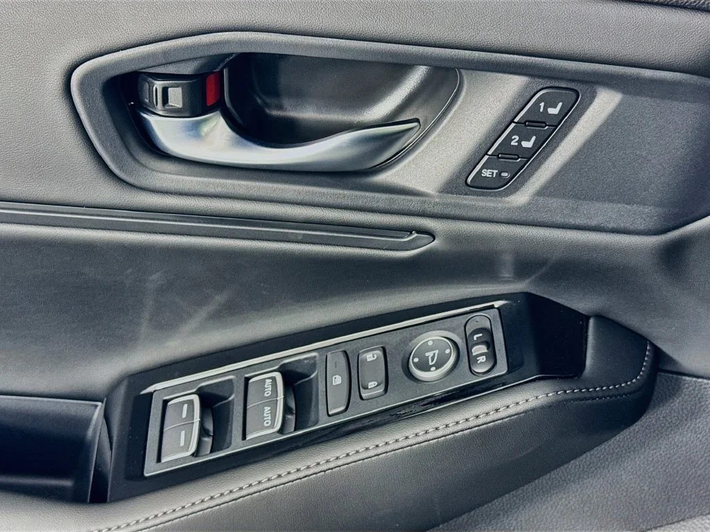 New 2026 Urban Gray Pearl Honda Touring image 26