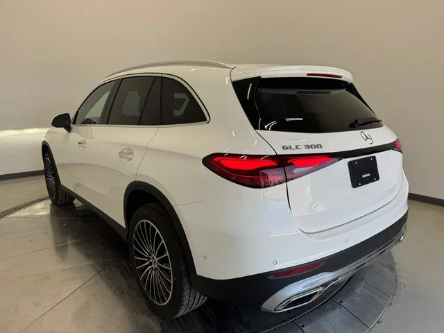 New 2026 Polar White Mercedes-Benz GLC 300 image 9