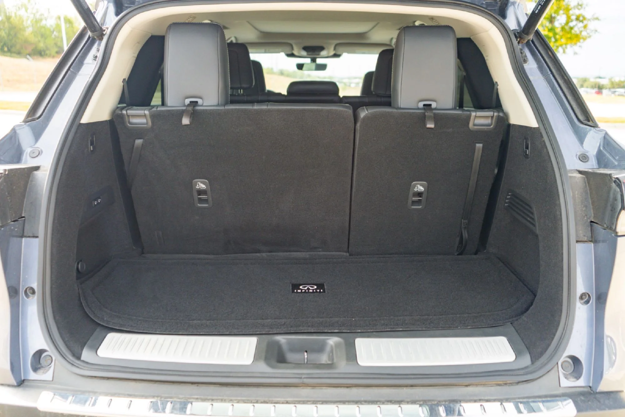 Certified Used 2023 Blue INFINITI Sensory image 27