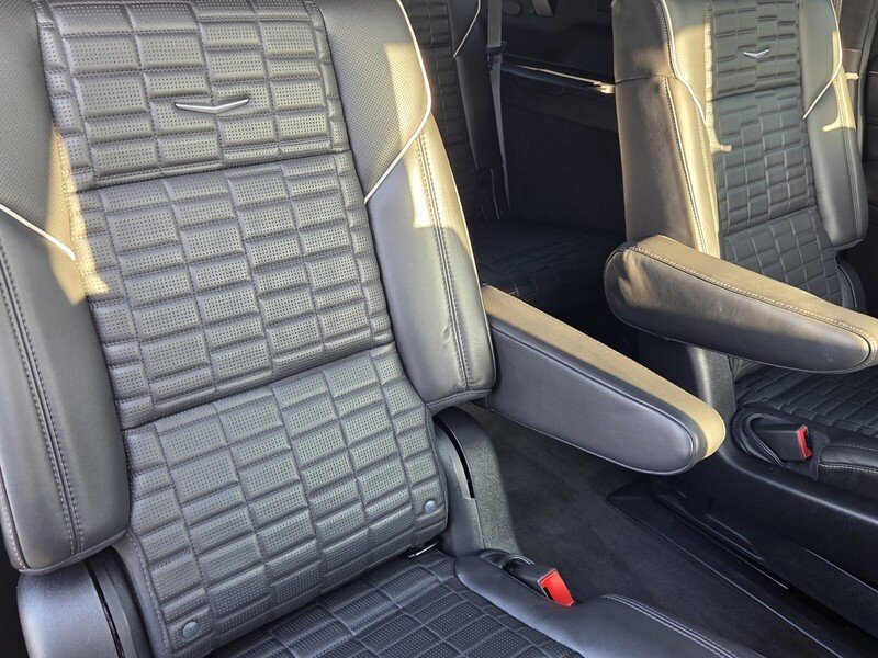 Used 2023 Argent Silver Metallic CADILLAC 4WD 4DR SPORT PLATINUM image 19