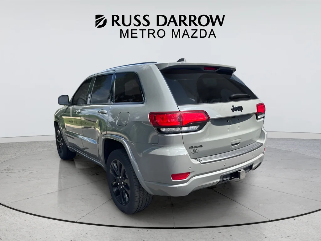 Used 2020 Gray Jeep Altitude image 3