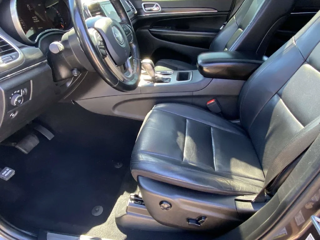 Certified Used 2020 Gray Jeep Limited image 19