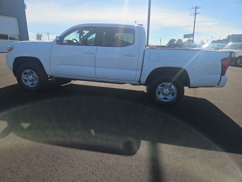 Used 2023 White Toyota SR image 9