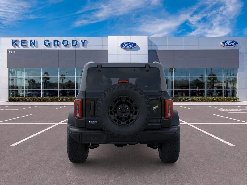 New 2026 Shadow Black Ford Badlands image 6