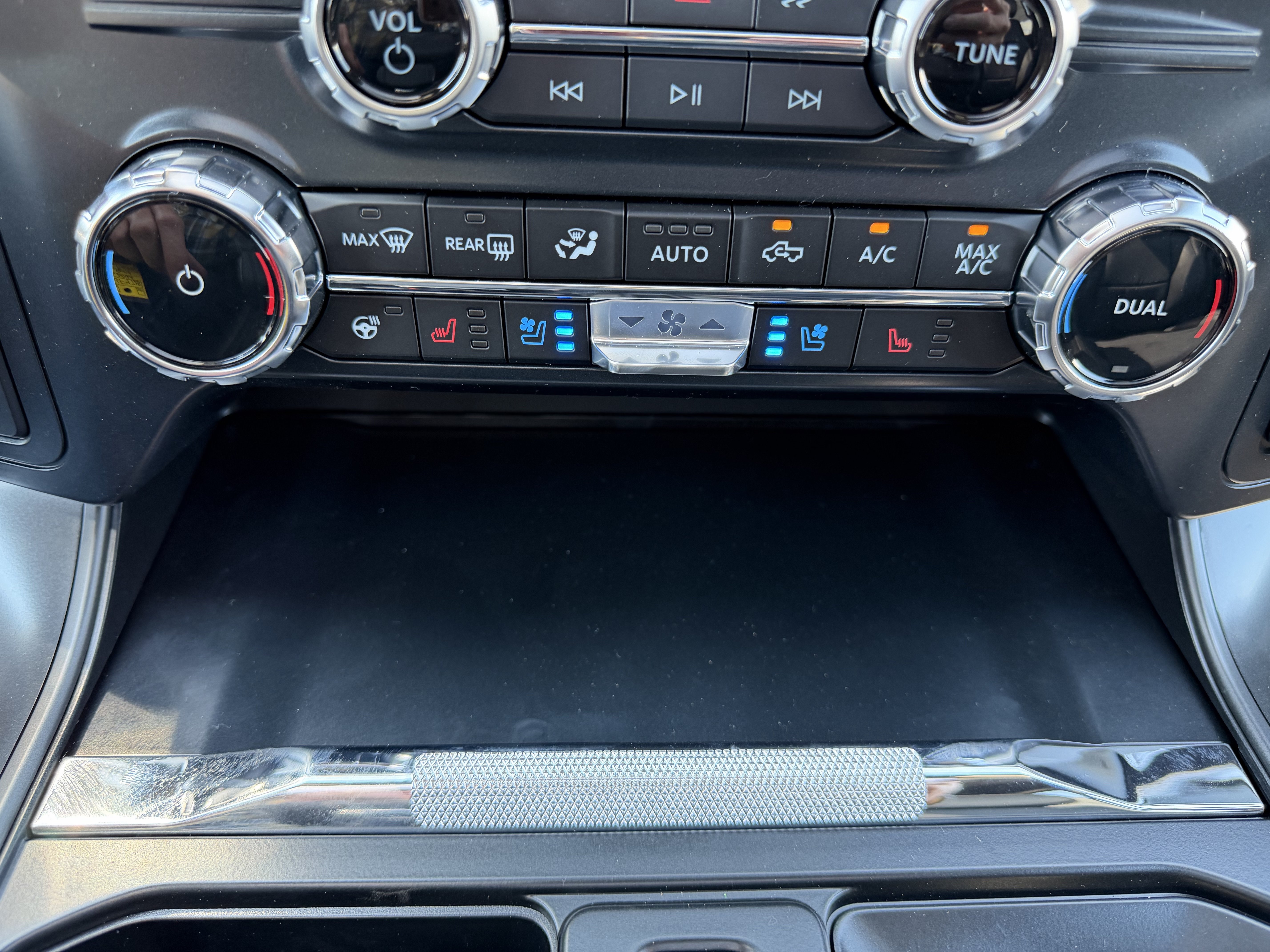 New 2026 Agate Black Metallic Ford LARIAT image 19
