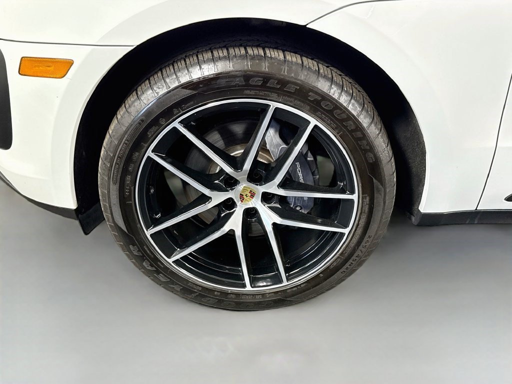 Used 2024 White Porsche Base image 34