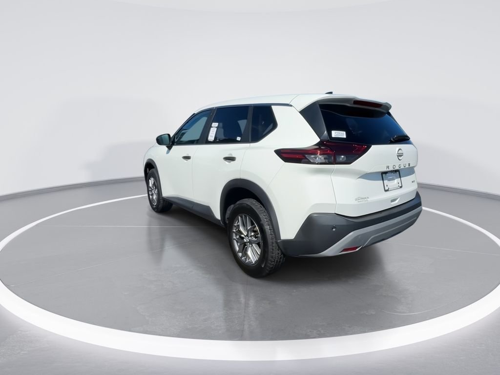 Used 2023 White Nissan S image 6