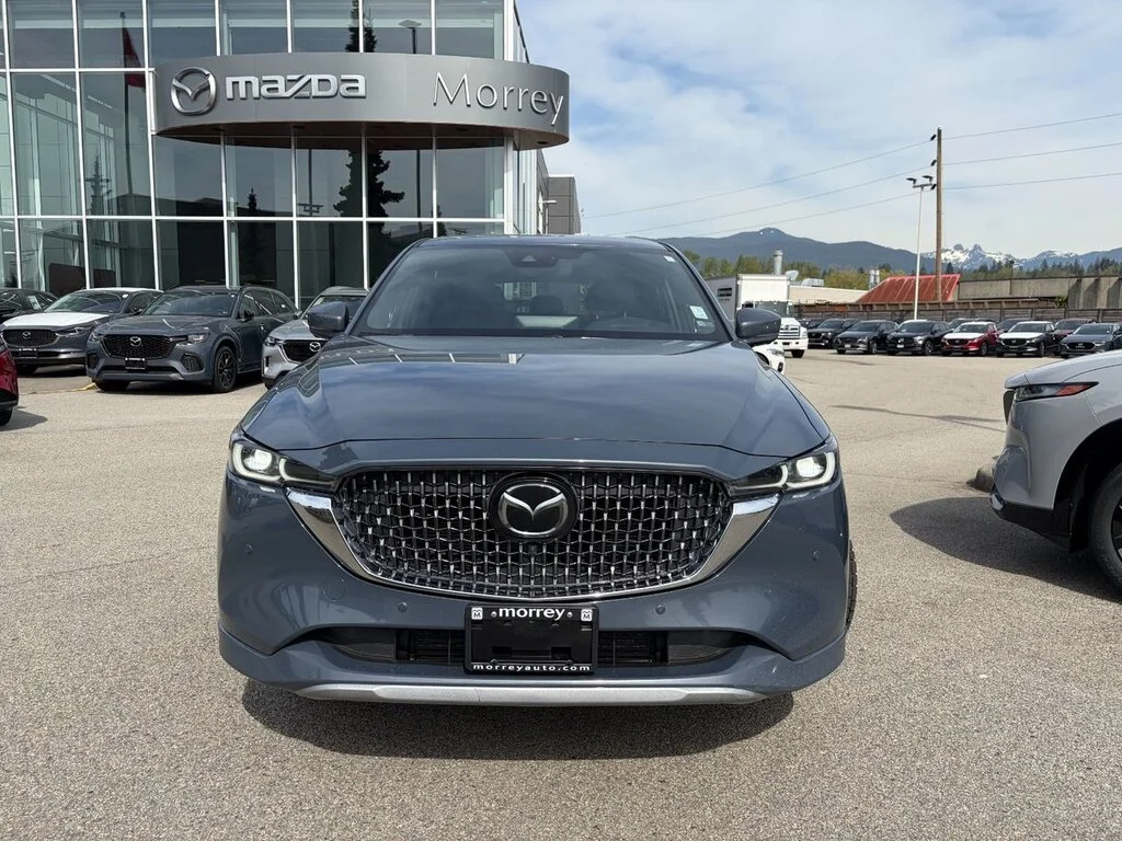 Used 2024  Mazda Signature AWD at Top of the Line. Turbo! Finance a image 2