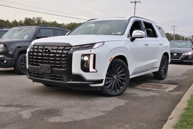 Certified Used 2025 White Hyundai Calligraphy Night Edition image 2