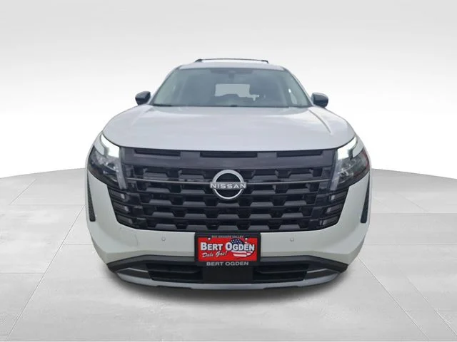 New 2026 Everest White Pearl TriCoat Nissan Platinum image 8