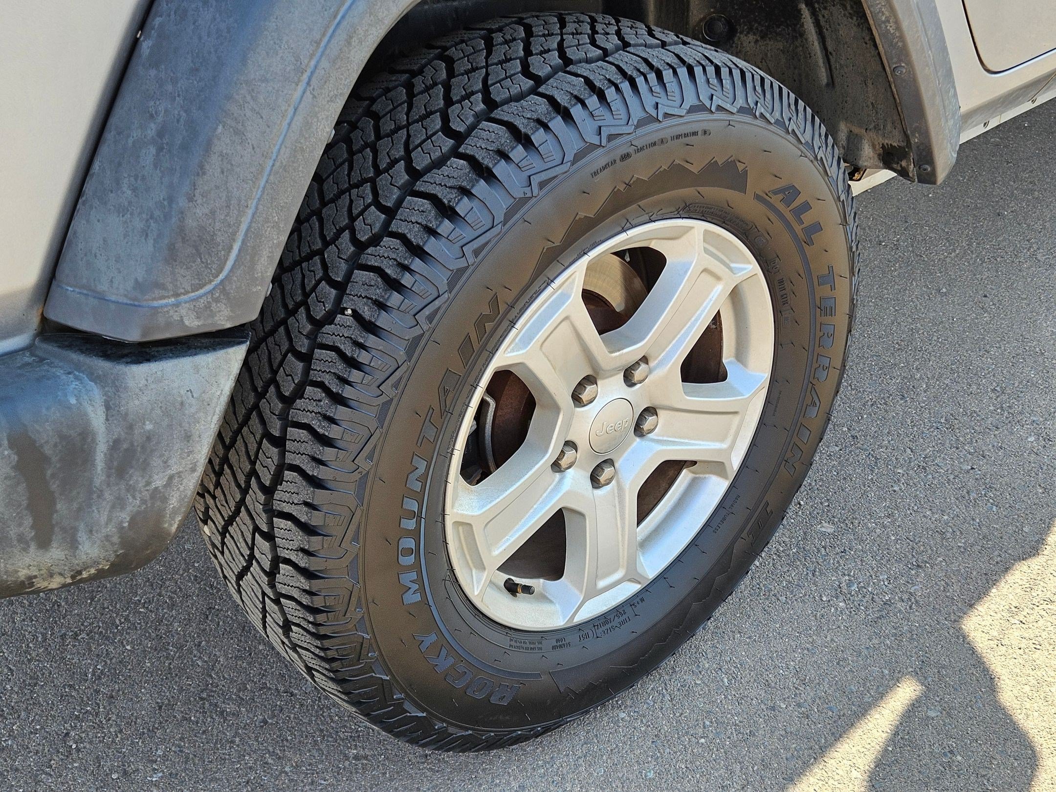 Certified Used 2020 Silver Jeep Sport S 4x4 image 12