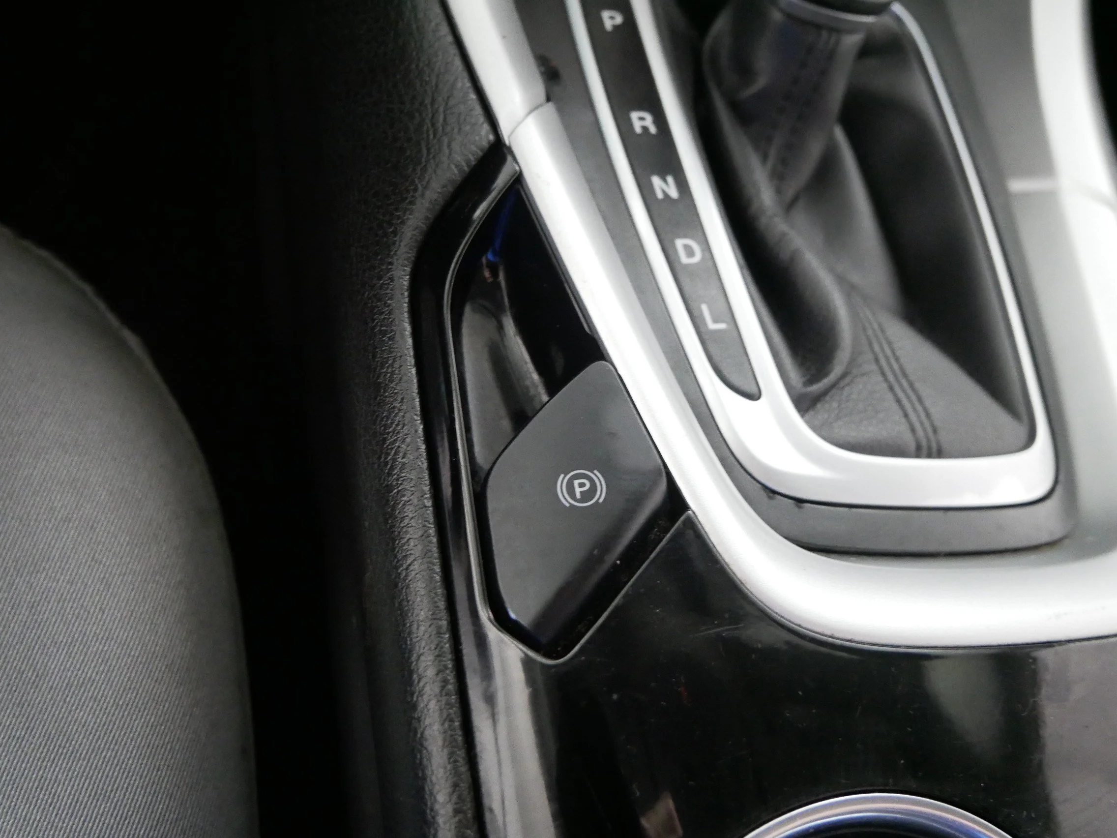 Used 2014 Ingot Silver Metallic Ford S Hybrid image 29