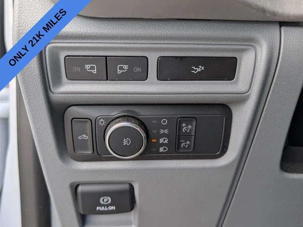 Used 2022 White Ford XLT image 16