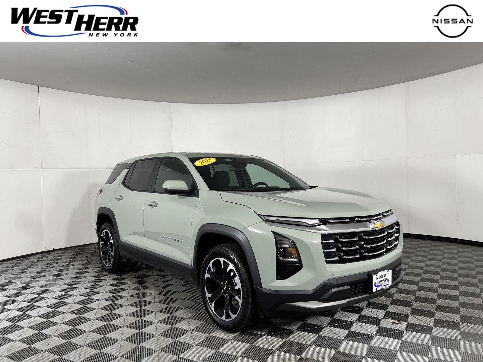 Used 2025 Cacti Green Chevrolet AWD LT image 1
