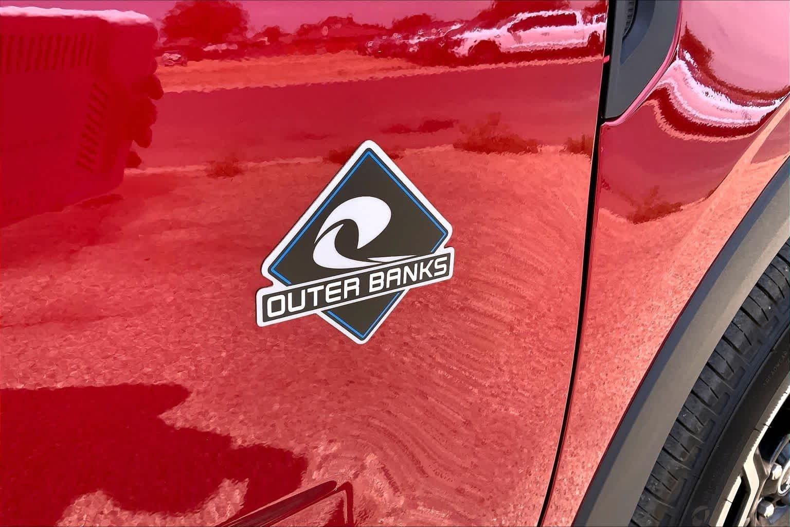 New 2025 Ruby Red Metallic Tinted Clearcoat Ford Outer Banks® image 13