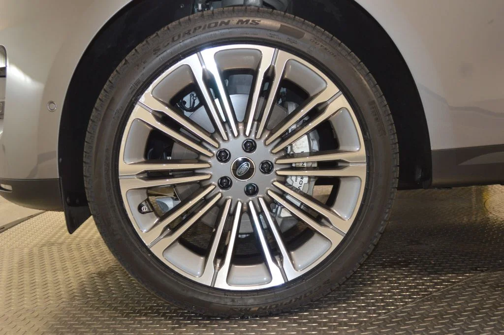 Used 2025 Gray Land Rover SE image 11