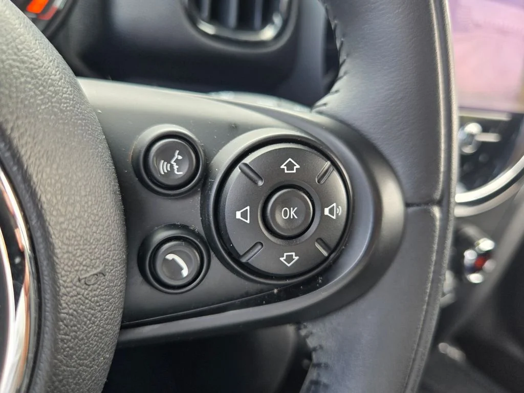 Used 2021 Silver MINI Oxford Edition image 28