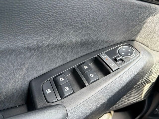New 2026 Clear White / Black Roof Kia S image 23