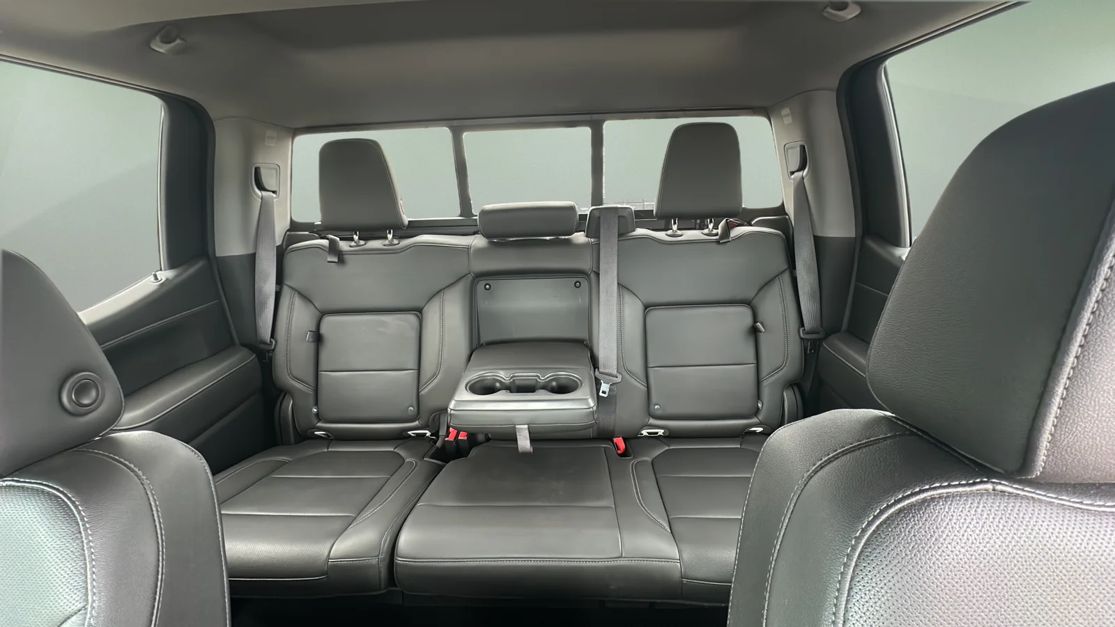 Used 2019 White GMC SLT image 19