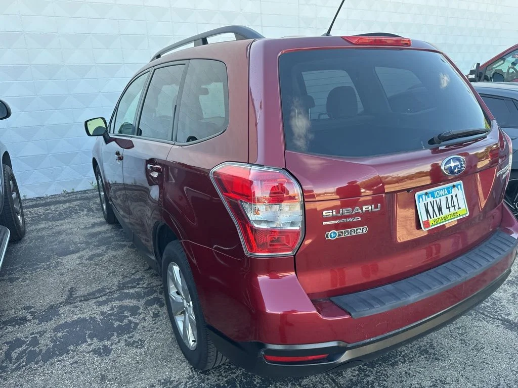 Used 2015 Red Subaru 2.5i Premium image 2