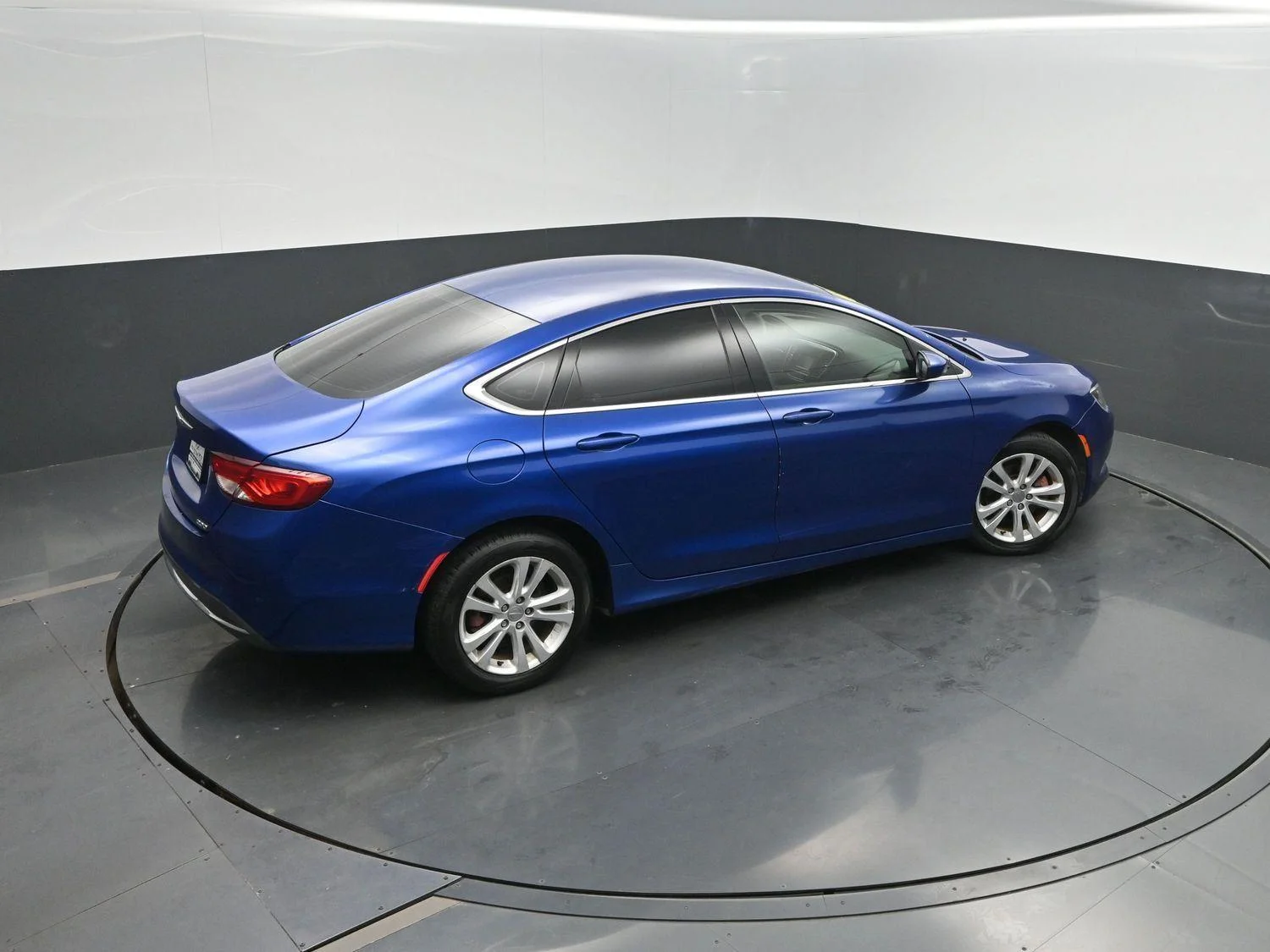 Used 2016 Vivid Blue Pearlcoat Chrysler Limited image 31
