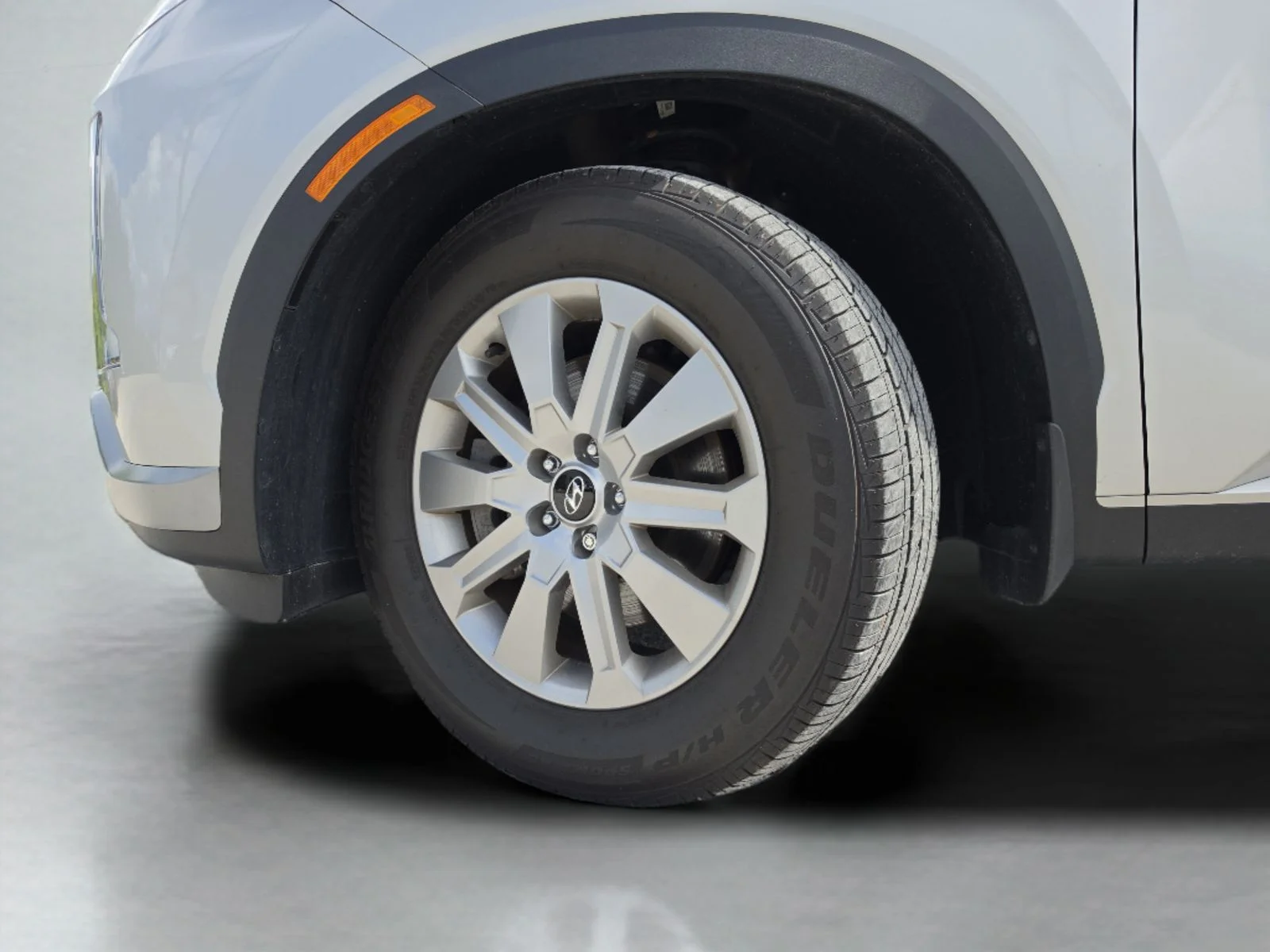 Used 2025 Silver Hyundai SEL image 39