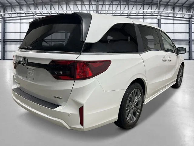 New 2026 Platinum White Pearl Honda Touring image 5