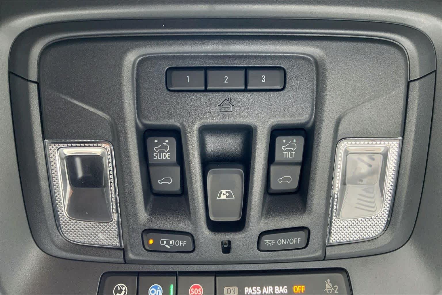 Used 2025 Summit White GMC AT4 image 35