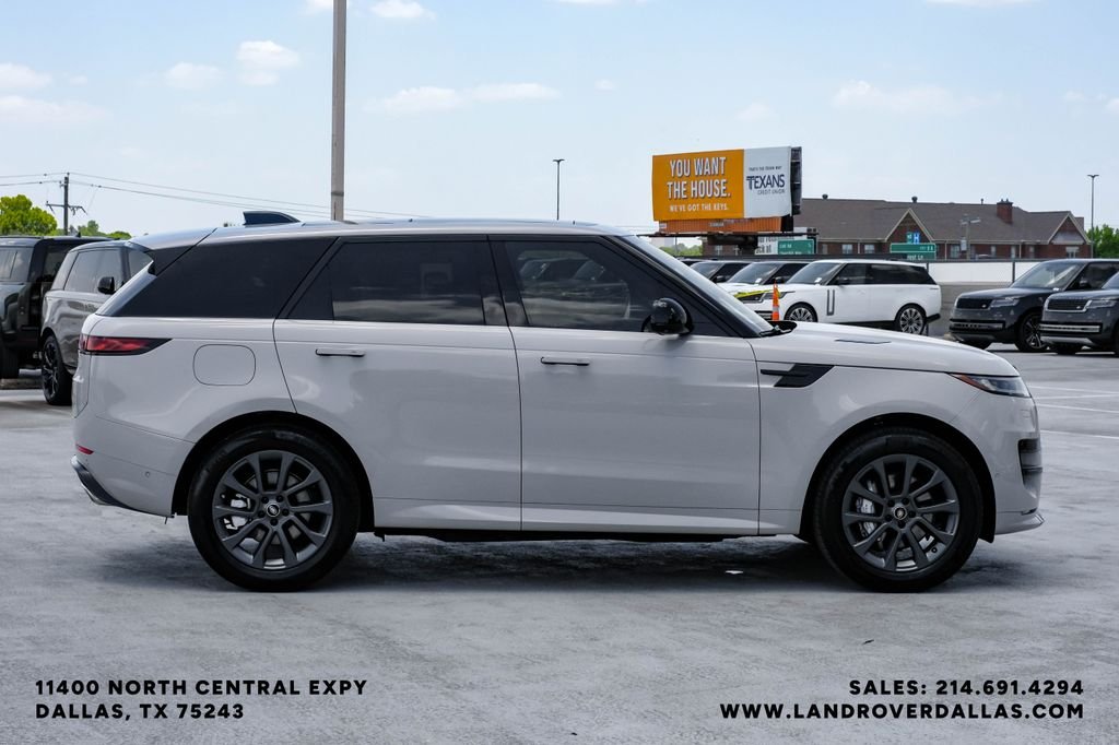 Certified Used 2025 Borasco Gray Metallic Land Rover Dynamic SE image 5