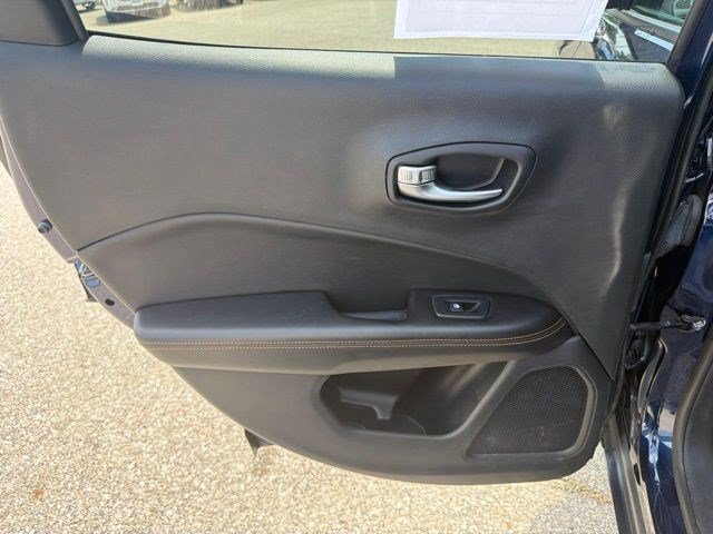 Used 2019 Jazz Blue Pearlcoat Jeep Limited image 14