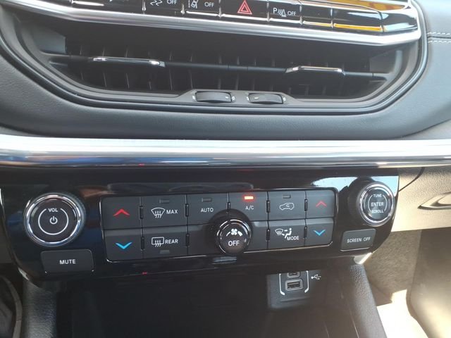 Used 2023 Silver Jeep Limited image 19