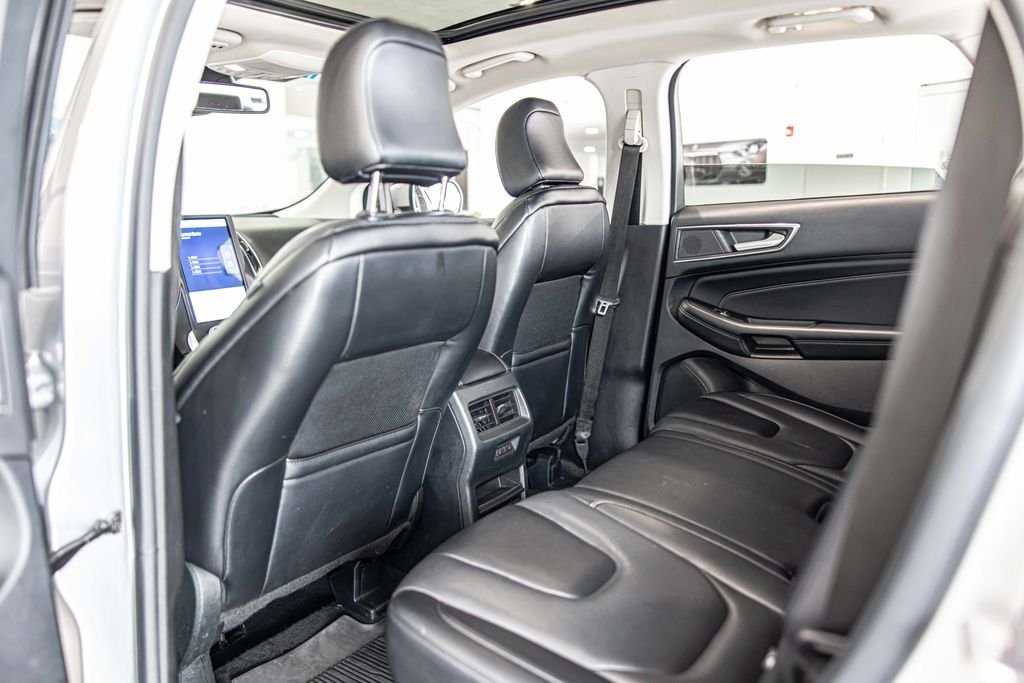 Used 2022 Silver Ford Titanium image 35